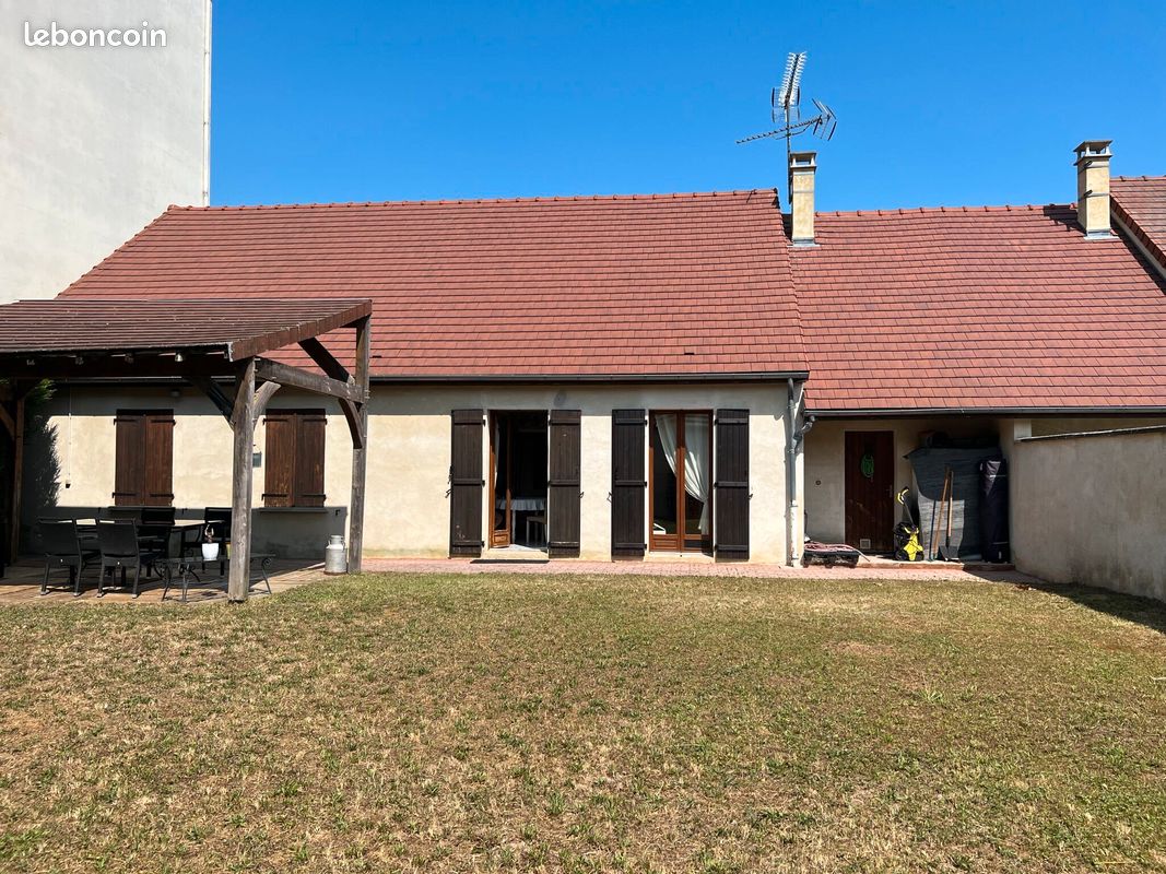 4 bedrooms House in Troyes, France No. 227645