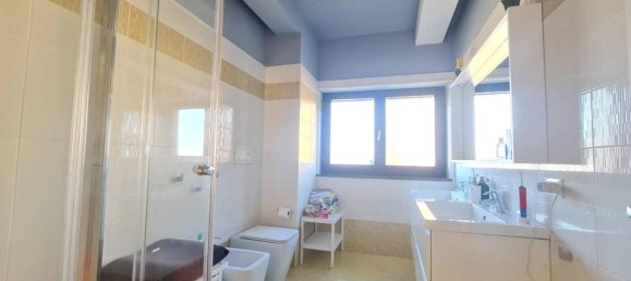 Apartamento de 8 divisões em Cosenza, Italy N.º 23667 10
