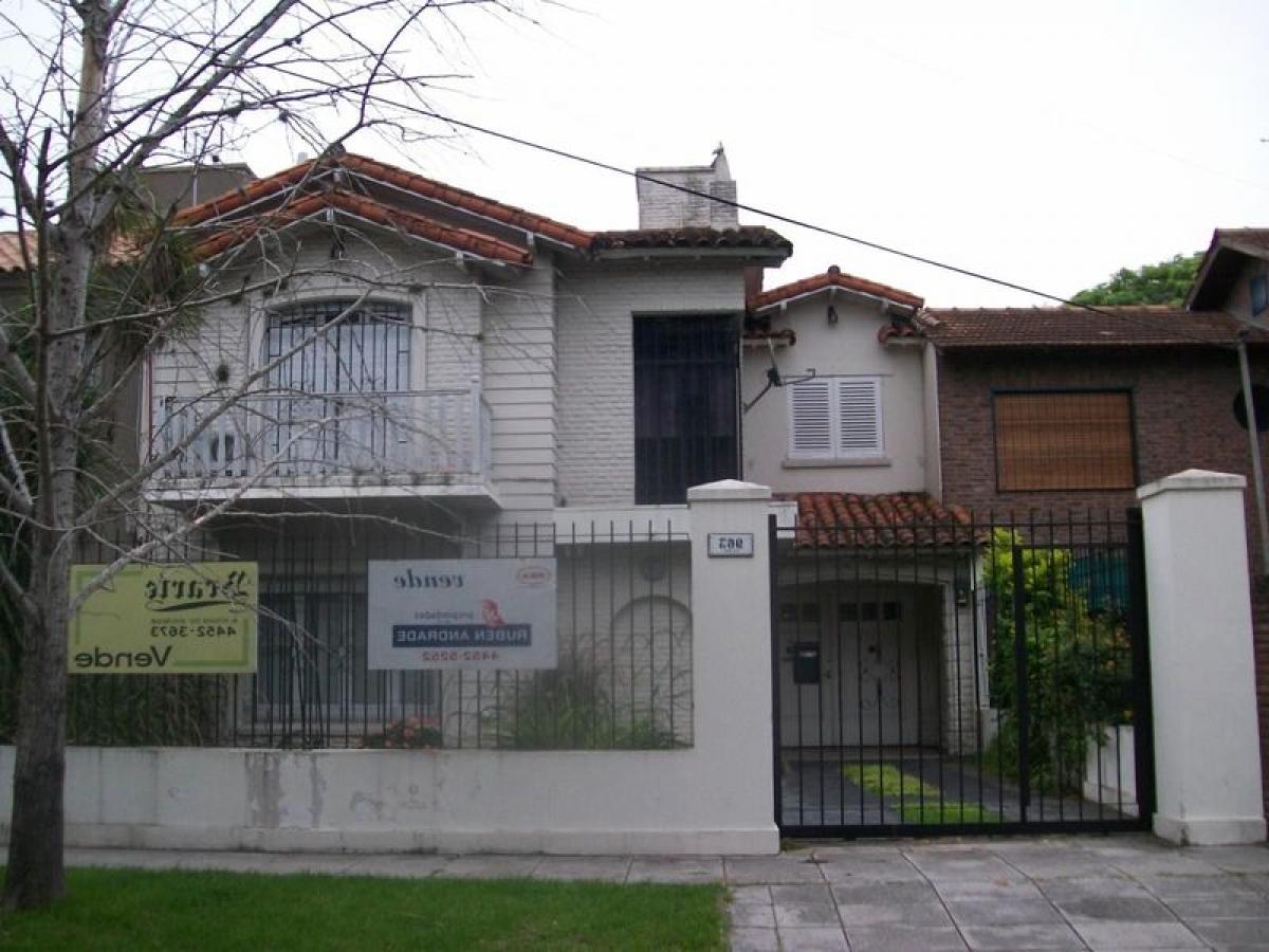 3 bedrooms House in Hurlingham, Argentina No. 92260