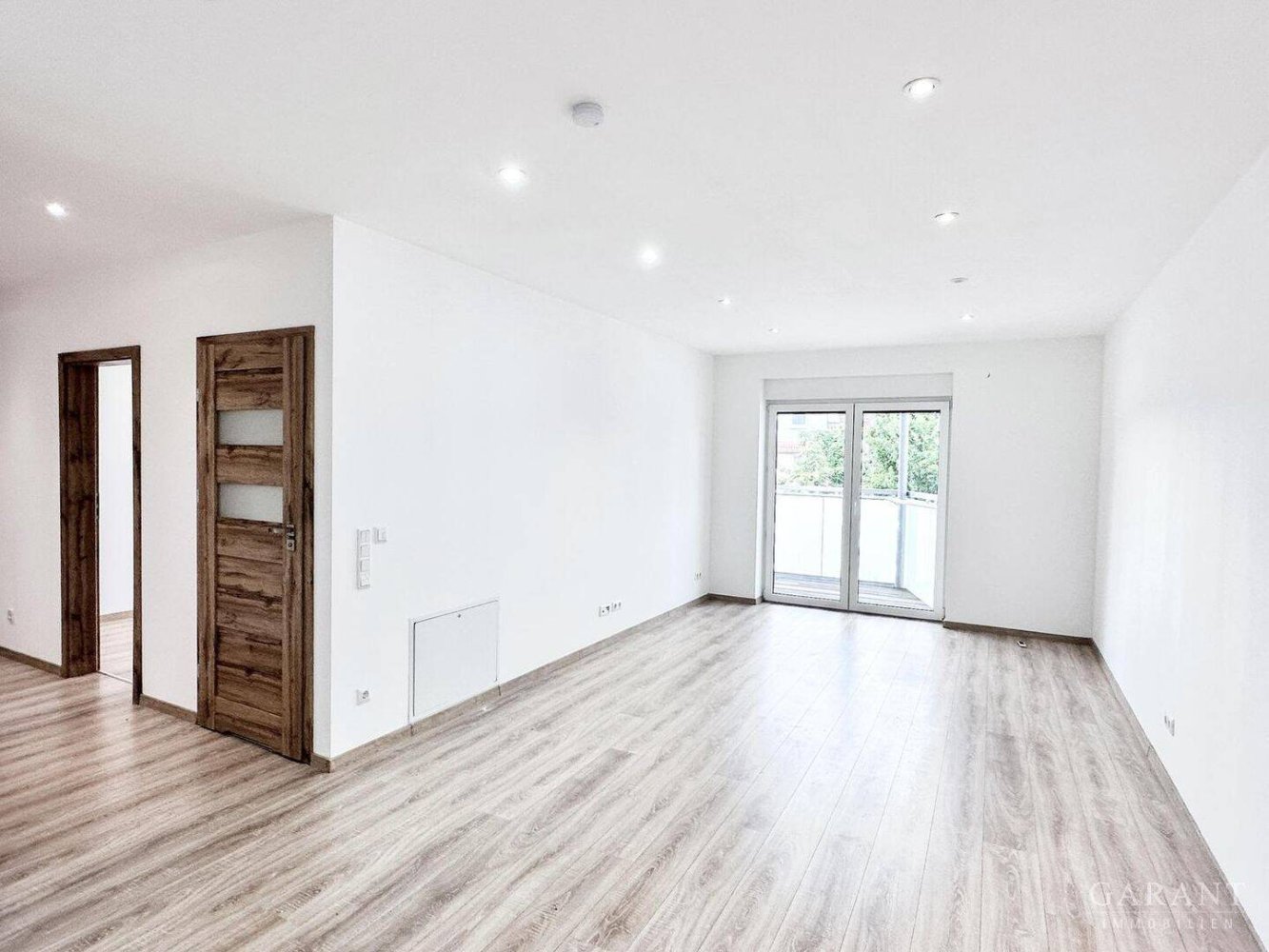 Квартира с 2 спальнями в Бергштрасе, Германия № 229110