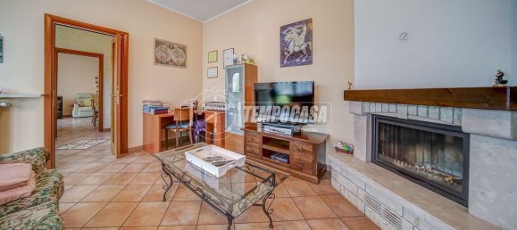 3 chambres Duplex à Mercallo, Italy No. 329689 16