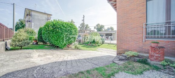 3 chambres Duplex à Mercallo, Italy No. 329689 6