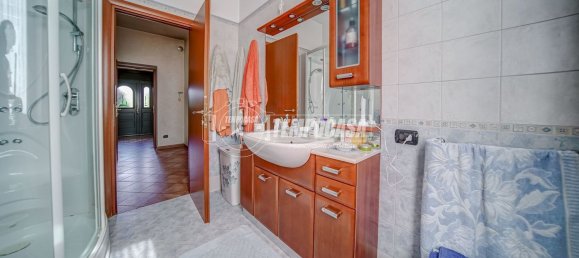 3 chambres Duplex à Mercallo, Italy No. 329689 42