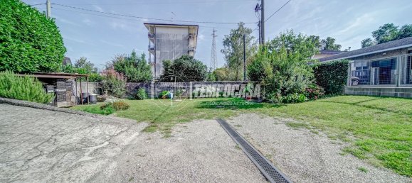 3 chambres Duplex à Mercallo, Italy No. 329689 12