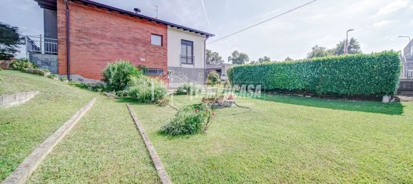 3 chambres Duplex à Mercallo, Italy No. 329689 2