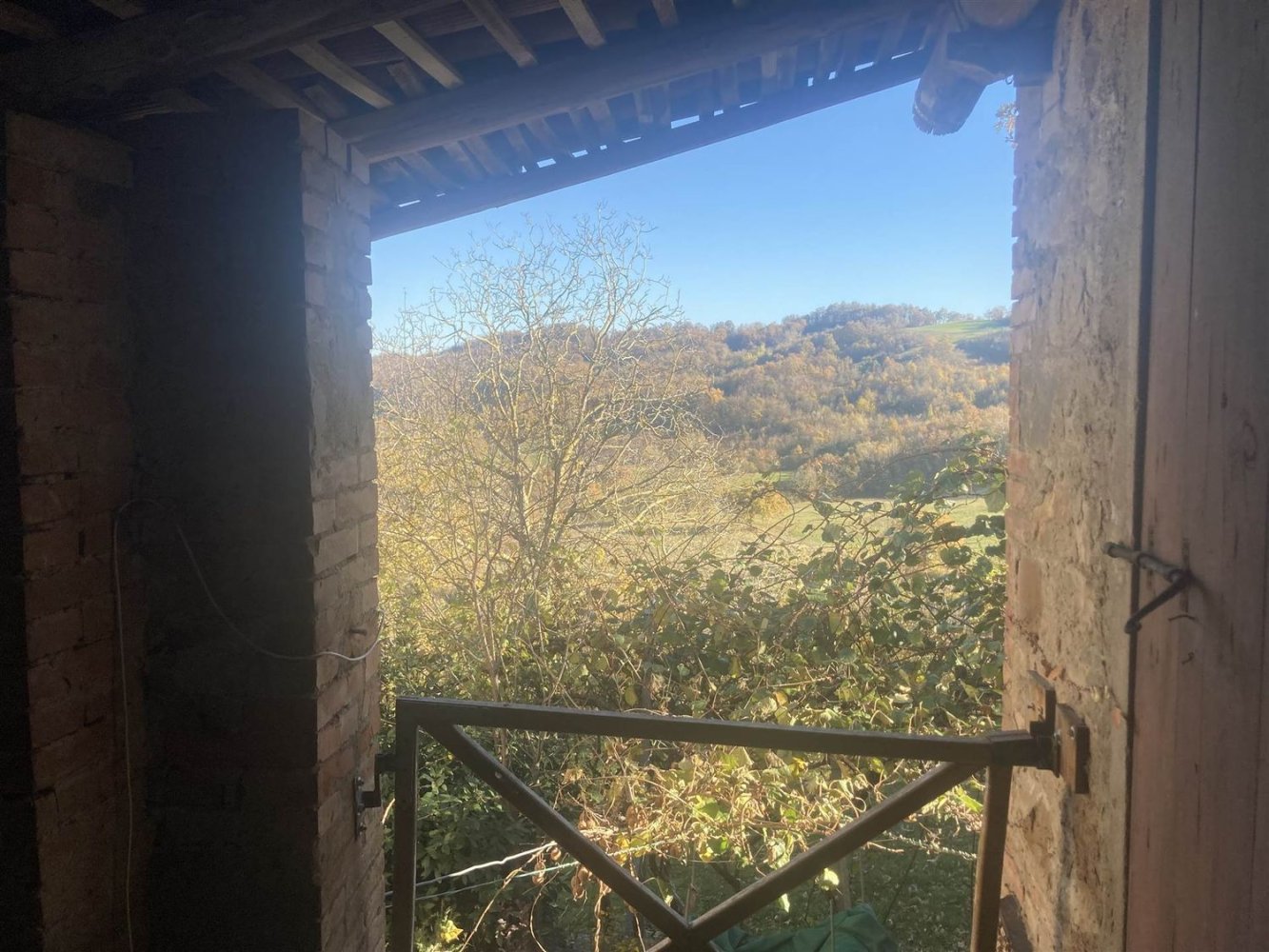 9 rooms House in Canossa, Italy No. 92698