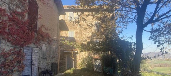 9 rooms House in Canossa, Italy No. 92698 3