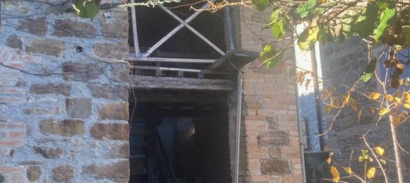 9 rooms House in Canossa, Italy No. 92698 9