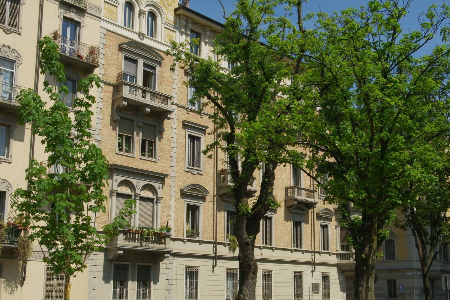 6 rooms Apartment in Turin, Italy No. 134954