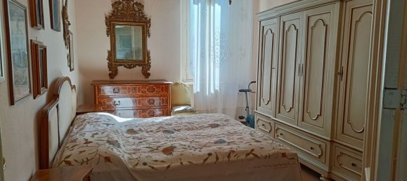 6 rooms Apartment in Turin, Italy No. 134954 2