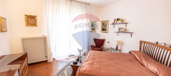 Casa de 5 habitaciónes en Morro d'Alba, Italy No. 9410 43