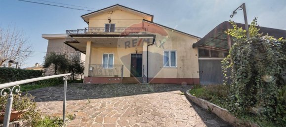 Casa de 5 habitaciónes en Morro d'Alba, Italy No. 9410 3