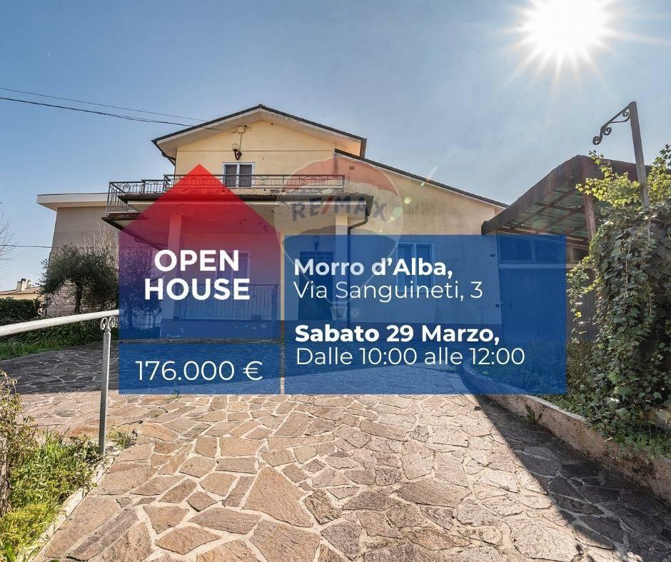 Casa de 5 habitaciónes en Morro d'Alba, Italy No. 9410