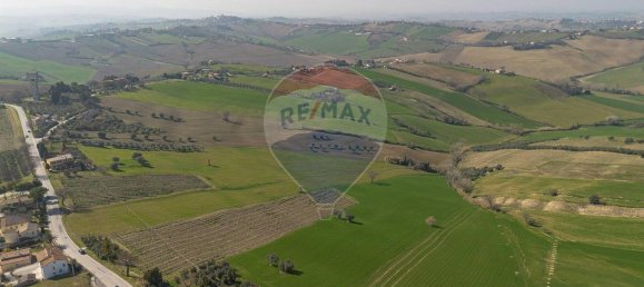 Casa de 5 habitaciónes en Morro d'Alba, Italy No. 9410 54