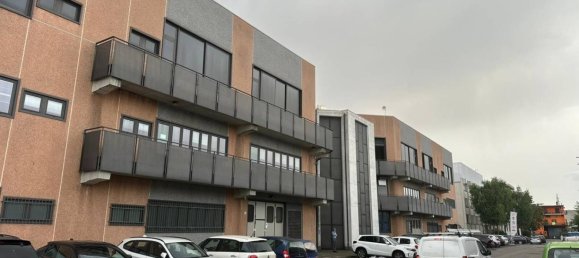 Здание с 4 комнатами в Корсико, Италия № 375022 49