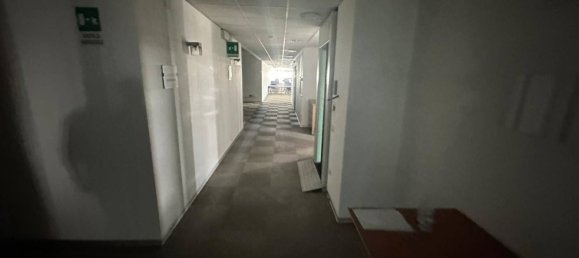 Здание с 4 комнатами в Корсико, Италия № 375022 31