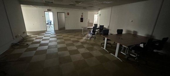 Здание с 4 комнатами в Корсико, Италия № 375022 36