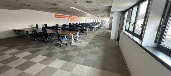 Здание с 4 комнатами в Корсико, Италия № 375022 2