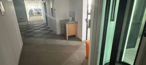 Здание с 4 комнатами в Корсико, Италия № 375022 16