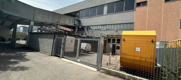 Здание с 4 комнатами в Корсико, Италия № 375022 44