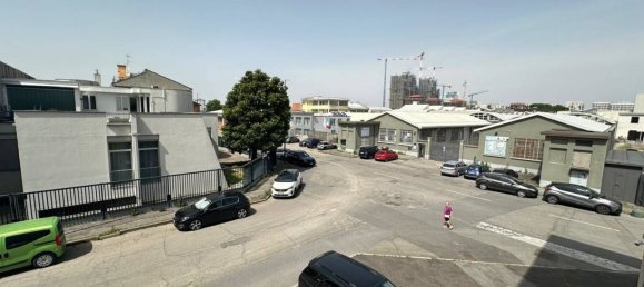 Здание с 4 комнатами в Корсико, Италия № 375022 27