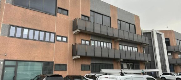 Здание с 4 комнатами в Корсико, Италия № 375022 48