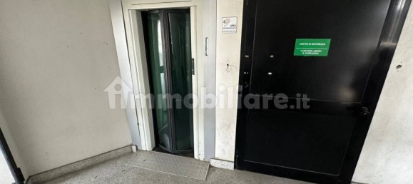 Здание с 4 комнатами в Корсико, Италия № 375022 12