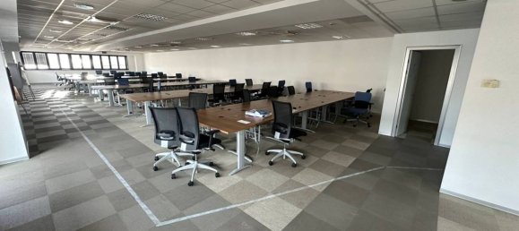 Здание с 4 комнатами в Корсико, Италия № 375022 10