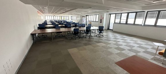 Здание с 4 комнатами в Корсико, Италия № 375022 4