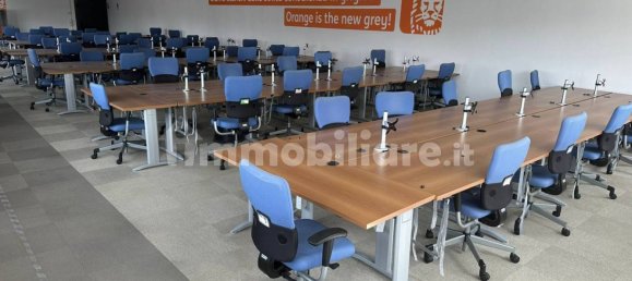 Здание с 4 комнатами в Корсико, Италия № 375022 7