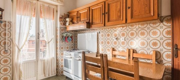 Квартира с 3 комнатами в Рим, Италия № 30765 16