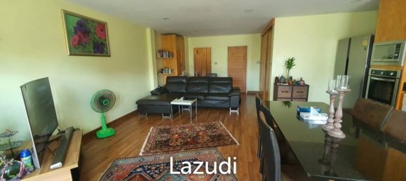 5 bedrooms Bungalow in Pattaya, Thailand No. 24226 2