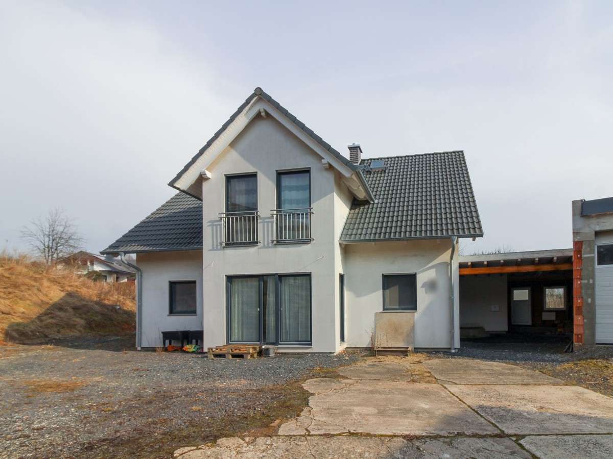 5 rooms House in Fulda, Germany No. 140628