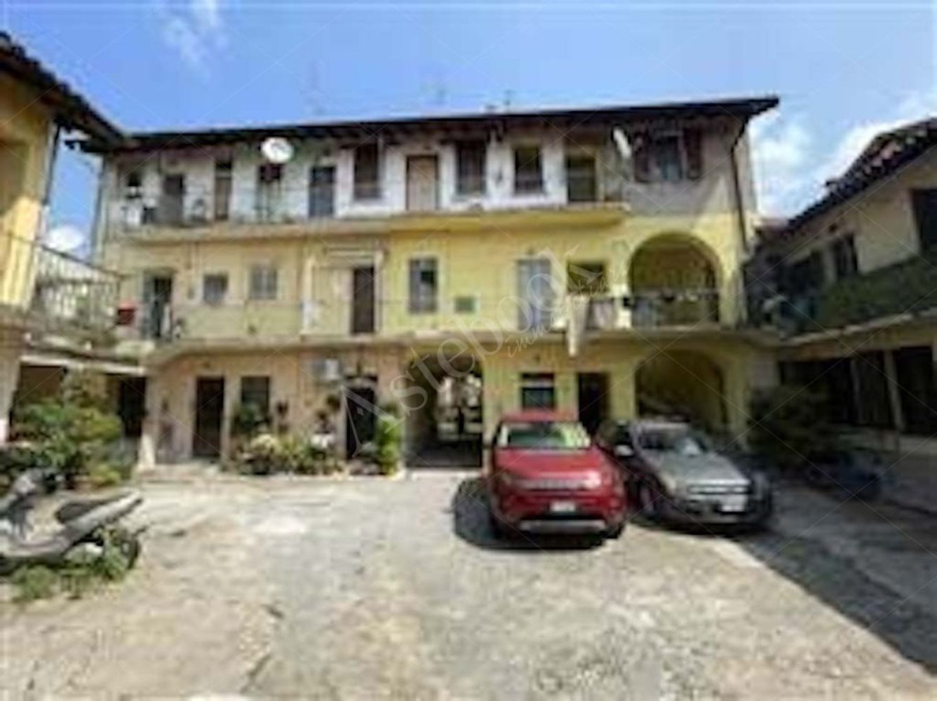 2 rooms Apartment in Robbiate, Italy No. 4255
