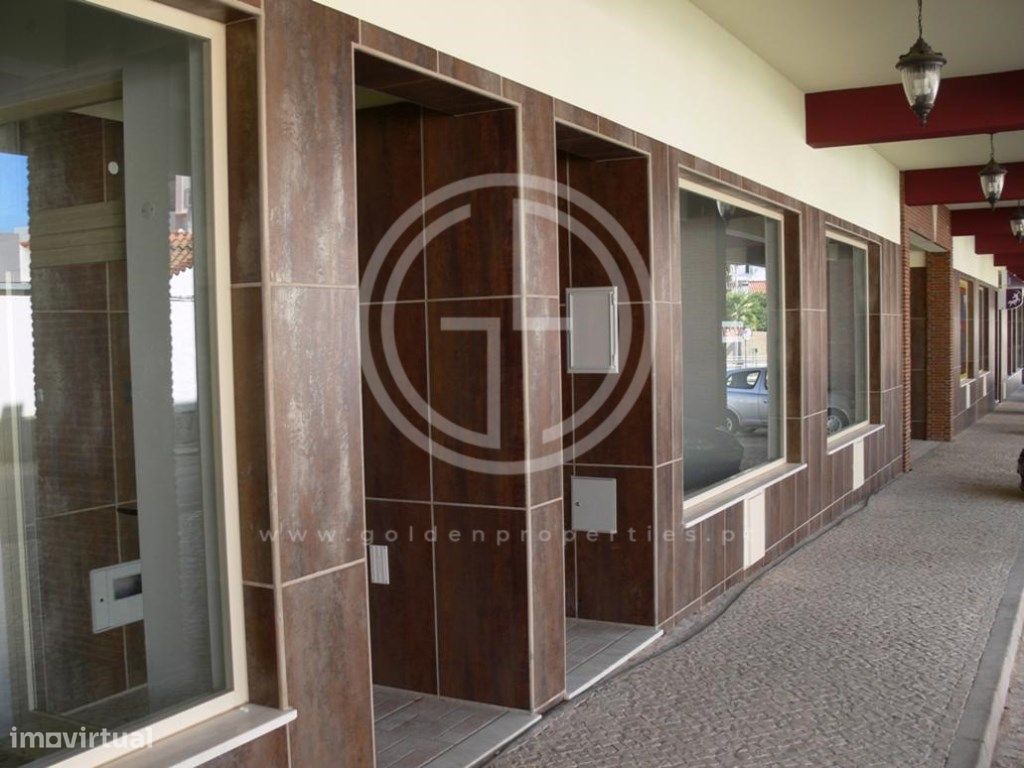 91m² Commercial property in Ferragudo, Portugal No. 138173