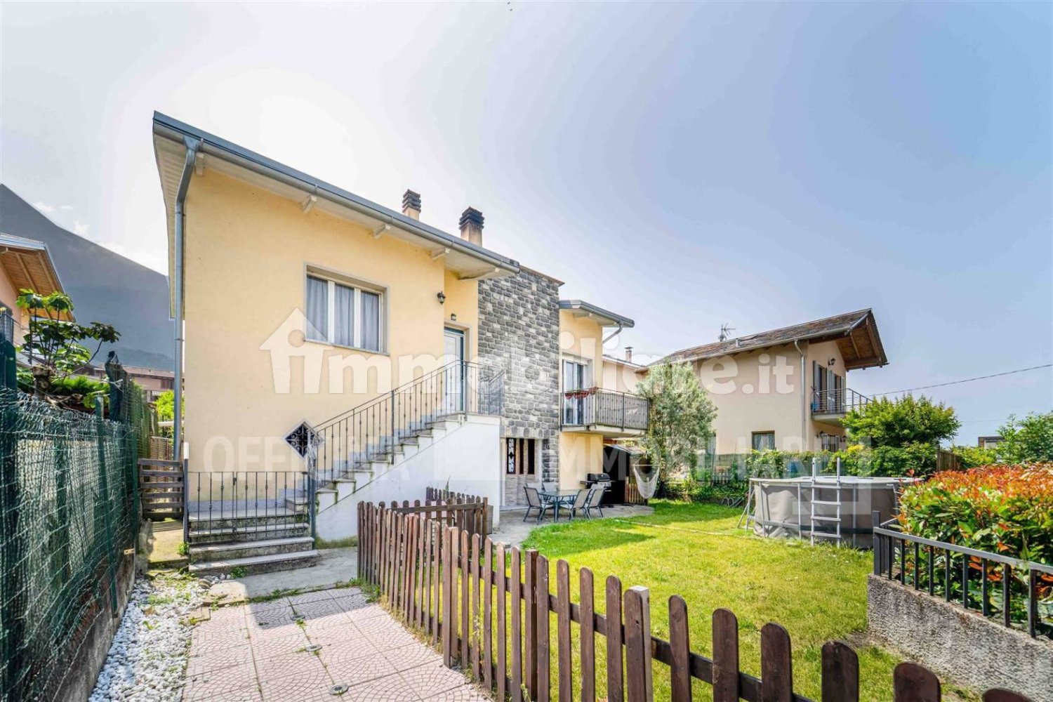 3 bedrooms House in Colico, Italy No. 283343