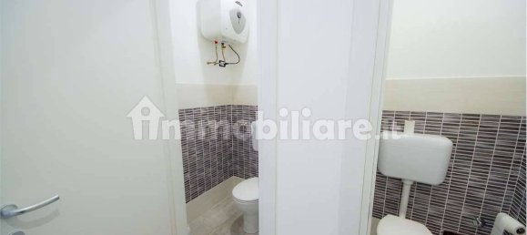 Escritório de 5 divisões em Albiate, Italy N.º 310956 24