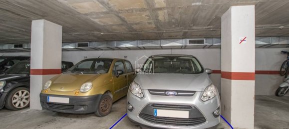 Apartamento de 2 dormitorios en Mahon, Spain No. 5055 2