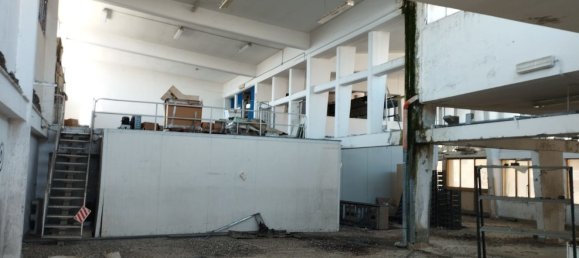 Entrepôt à Spoltore, Italy 2246m² No. 107201 4