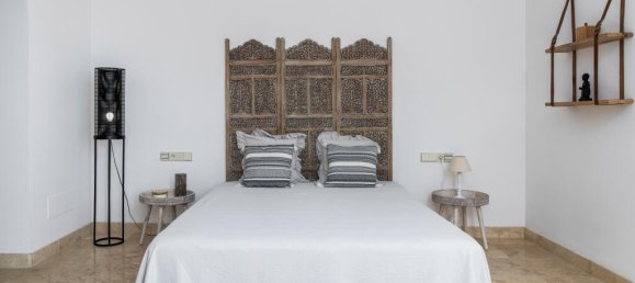 6 bedrooms Villa in Marbella, Spain No. 48746 11