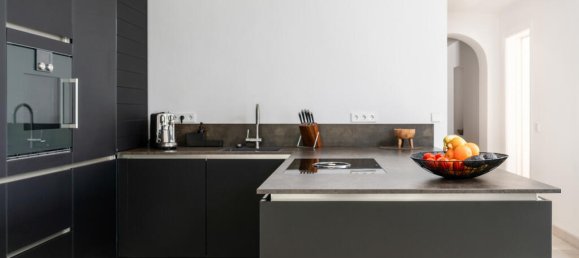 6 bedrooms Villa in Marbella, Spain No. 48746 3