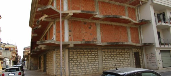 20 rooms House in Vittoria, Italy No. 275533 2