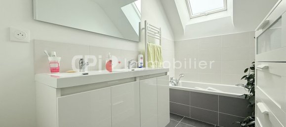 4 bedrooms House in Saint-Meloir-des-Ondes, France No. 189970 6