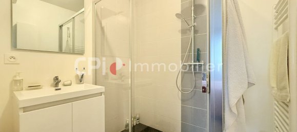 4 bedrooms House in Saint-Meloir-des-Ondes, France No. 189970 3