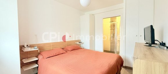 4 bedrooms House in Saint-Meloir-des-Ondes, France No. 189970 5