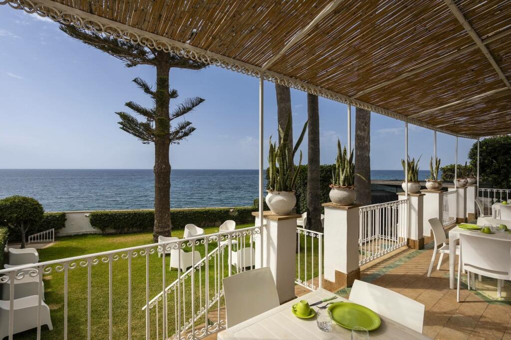 Villa de 6 dormitorios en Syracuse, Italy No. 246396