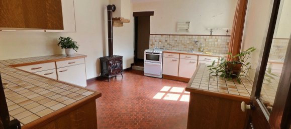 6 bedrooms House in Prouilly, France No. 69598 7