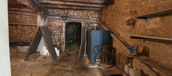 6 bedrooms House in Prouilly, France No. 69598 14