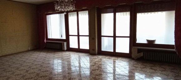 5 Schlafzimmer Wohnung in Caserta, Italy, Nr. 318439 2