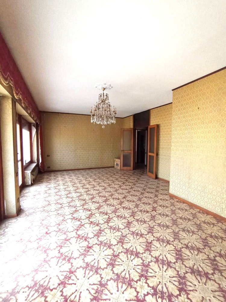 5 Schlafzimmer Wohnung in Caserta, Italy, Nr. 318439